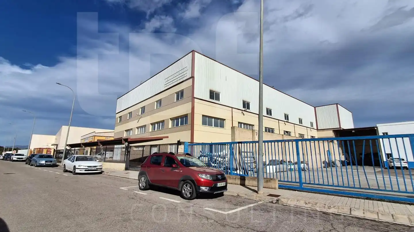 Vista exterior de Nave industrial de alquiler en Moncada