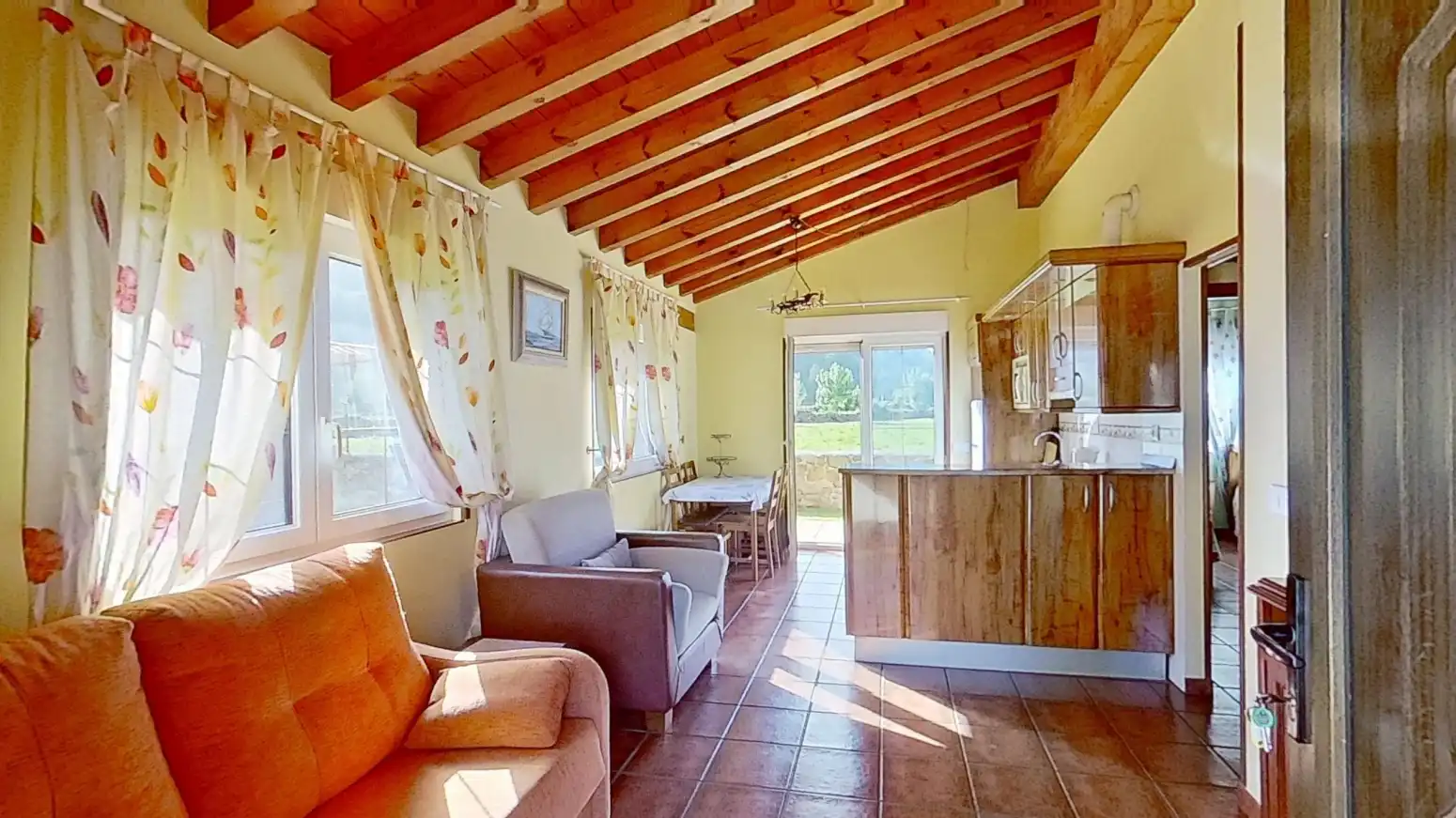 Sala de estar de Casa o chalet en venta en Santiurde de Toranzo con Calefacción, Jardín privado y Amueblado