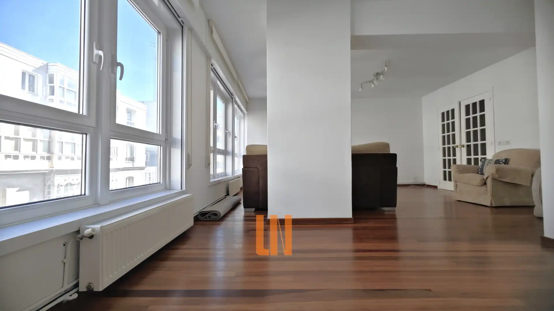 Sala d'estar de Pis en venda en A Coruña Capital  amb Calefacció, Parquet i Forn