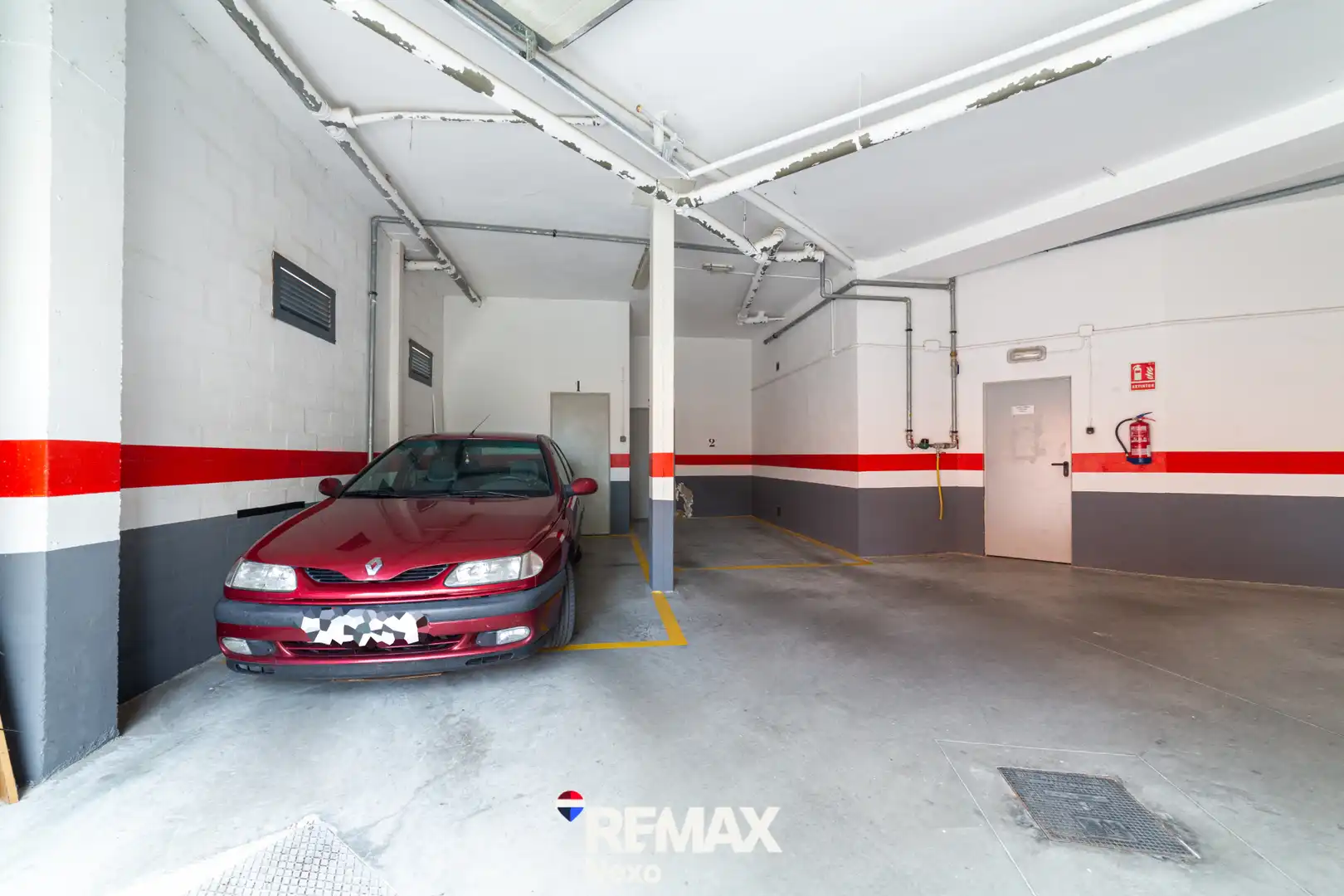 Parking of Flat for sale in Cabezón de Pisuerga  with Air Conditioner, Heating and Storage room