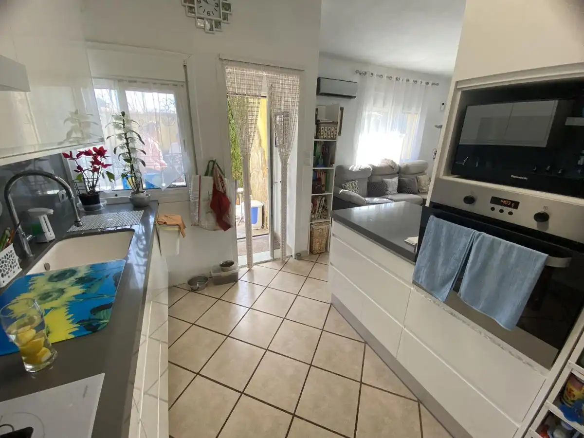 Cuina de Casa o xalet en venda en Alcanar amb Aire condicionat, Calefacció i Jardí privat