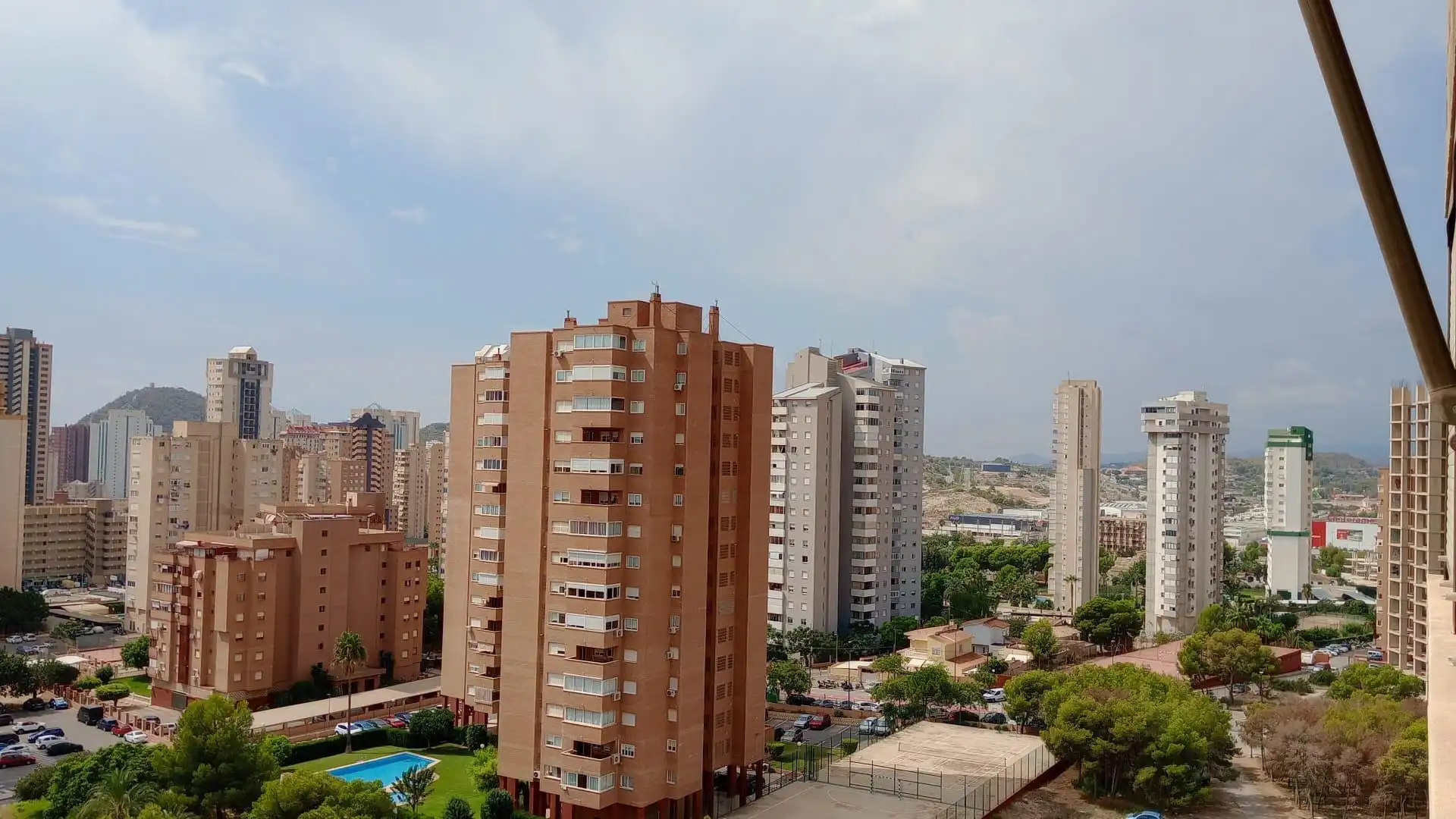 Vista exterior de Piso en venta en Benidorm con Aire acondicionado, Calefacción y Jardín privado