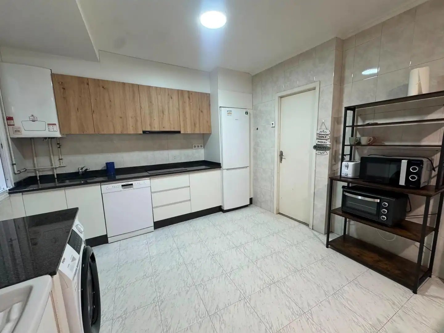 Cocina de Piso para compartir en Ourense Capital  con Calefacción, Amueblado y Balcón