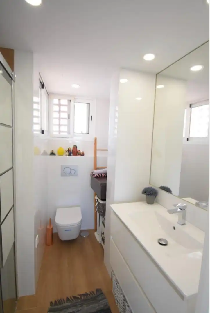 Bathroom of Flat for rent in El Campello  with Air Conditioner, Heating and Furnished