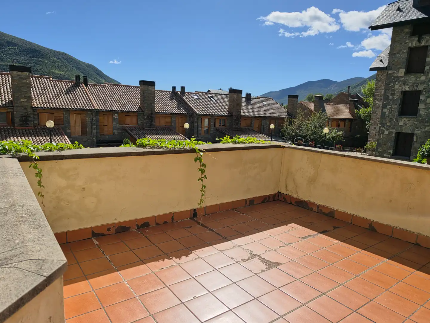 Terrasse von Wohnungen zur Miete in Biescas mit Klimaanlage, Heizung und Parkett