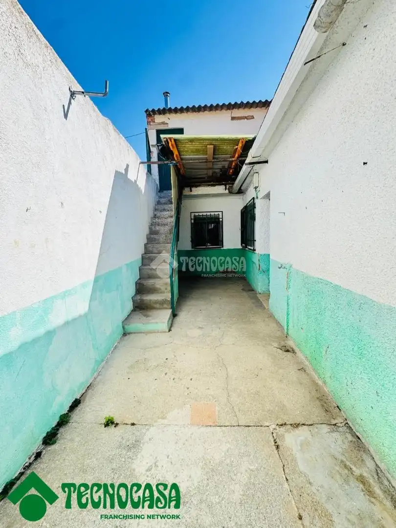 Casa o xalet en venda en Las Ventas Con Peña Aguilera amb Calefacció i Jardí privat