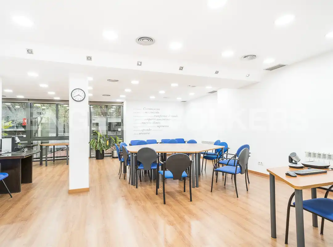 Office for sale in Barcelona  with Air Conditioner and Furnished