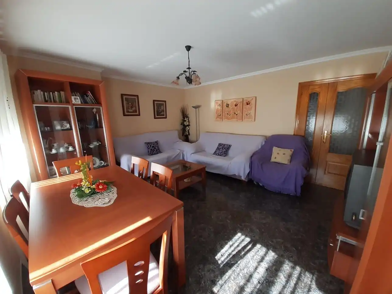 Sala d'estar de Casa adosada en venda en Novelda amb Calefacció, Terrassa i Traster