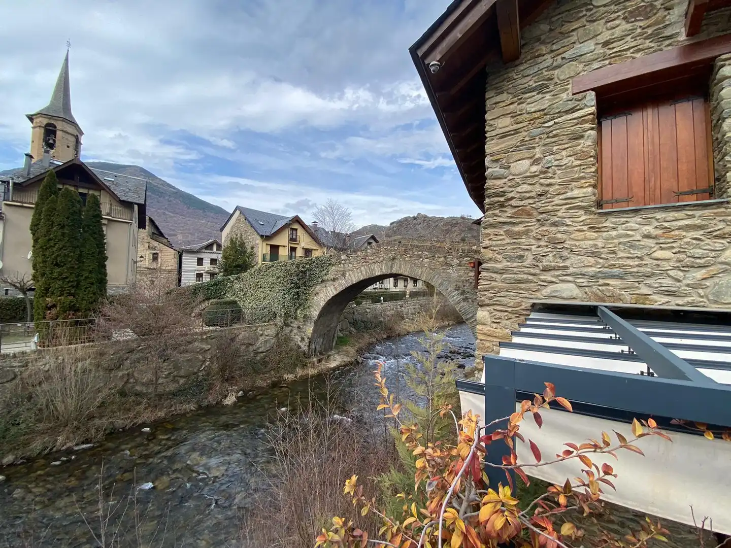 Vista exterior de Casa o chalet en venta en Esterri d'Àneu con Calefacción, Parquet y Terraza