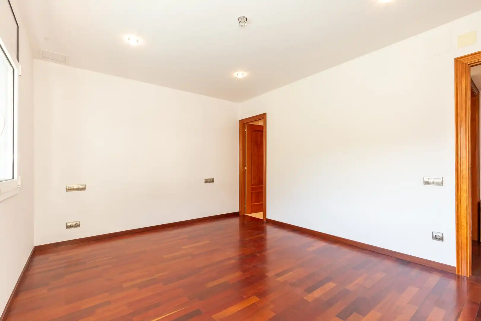 Casa o chalet en venta en Vallirana con Calefacción, Terraza y Balcón