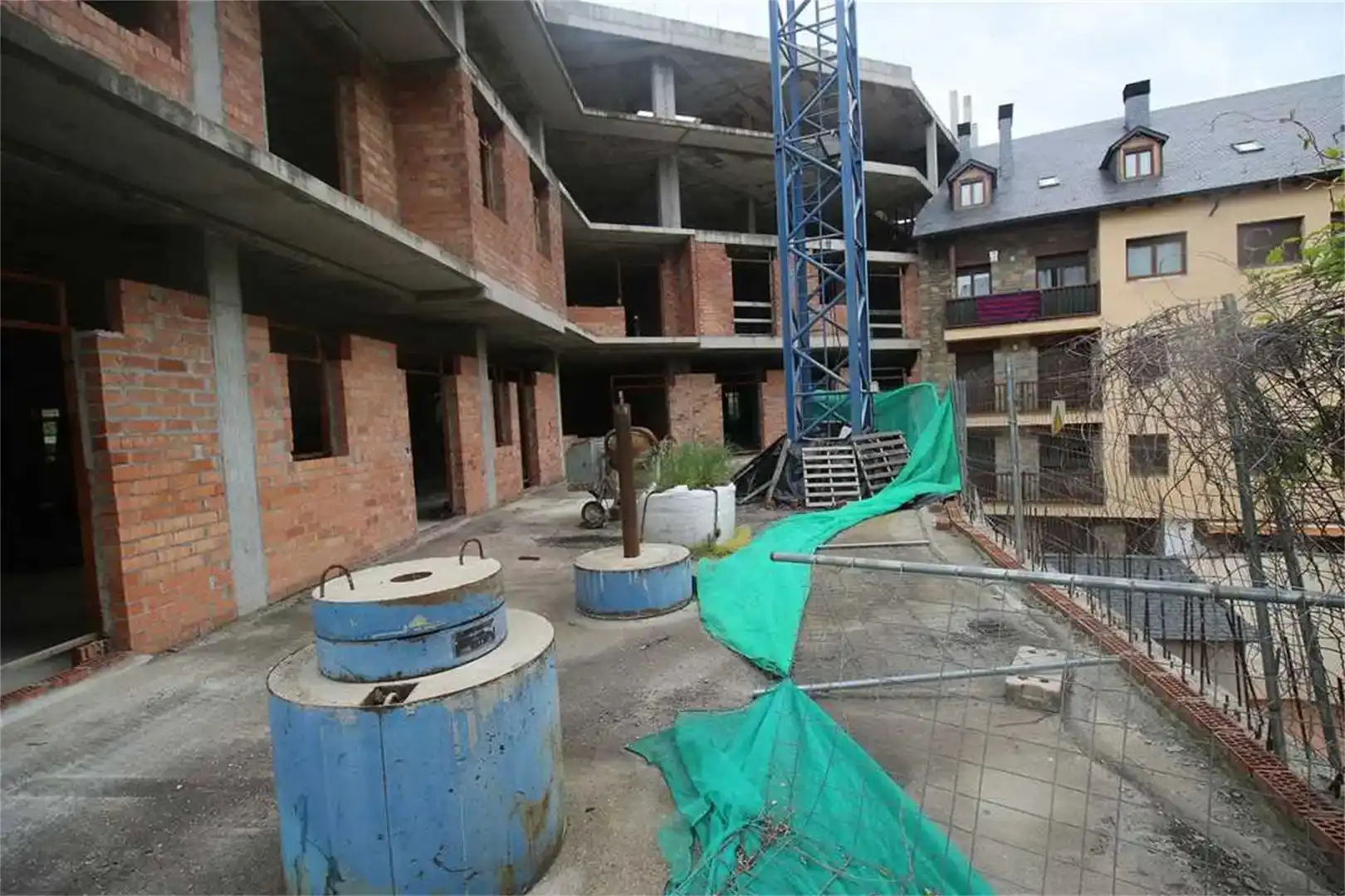 Außenansicht von Residential zum Verkauf in Sort