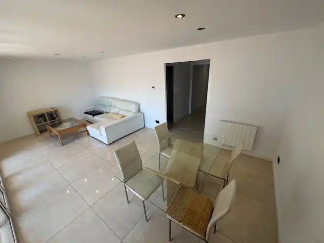 Sala d'estar de Pis de lloguer en Canet de Mar amb Calefacció, Terrassa i Moblat