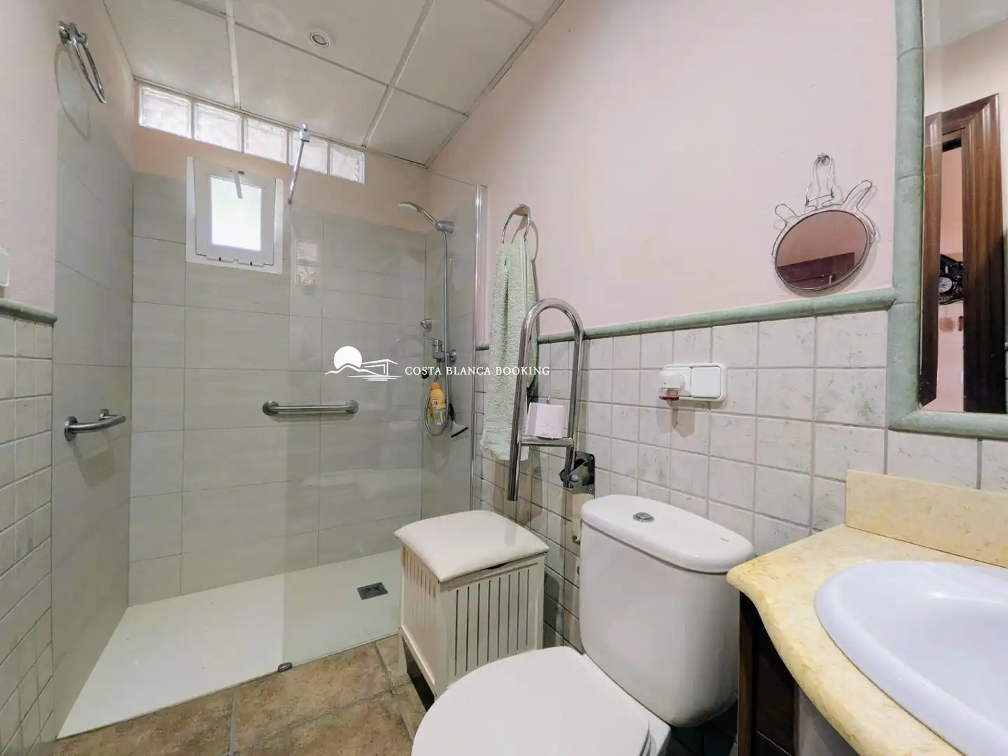 Bany de Casa o xalet en venda en L'Alfàs del Pi amb Aire condicionat, Jardí privat i Terrassa