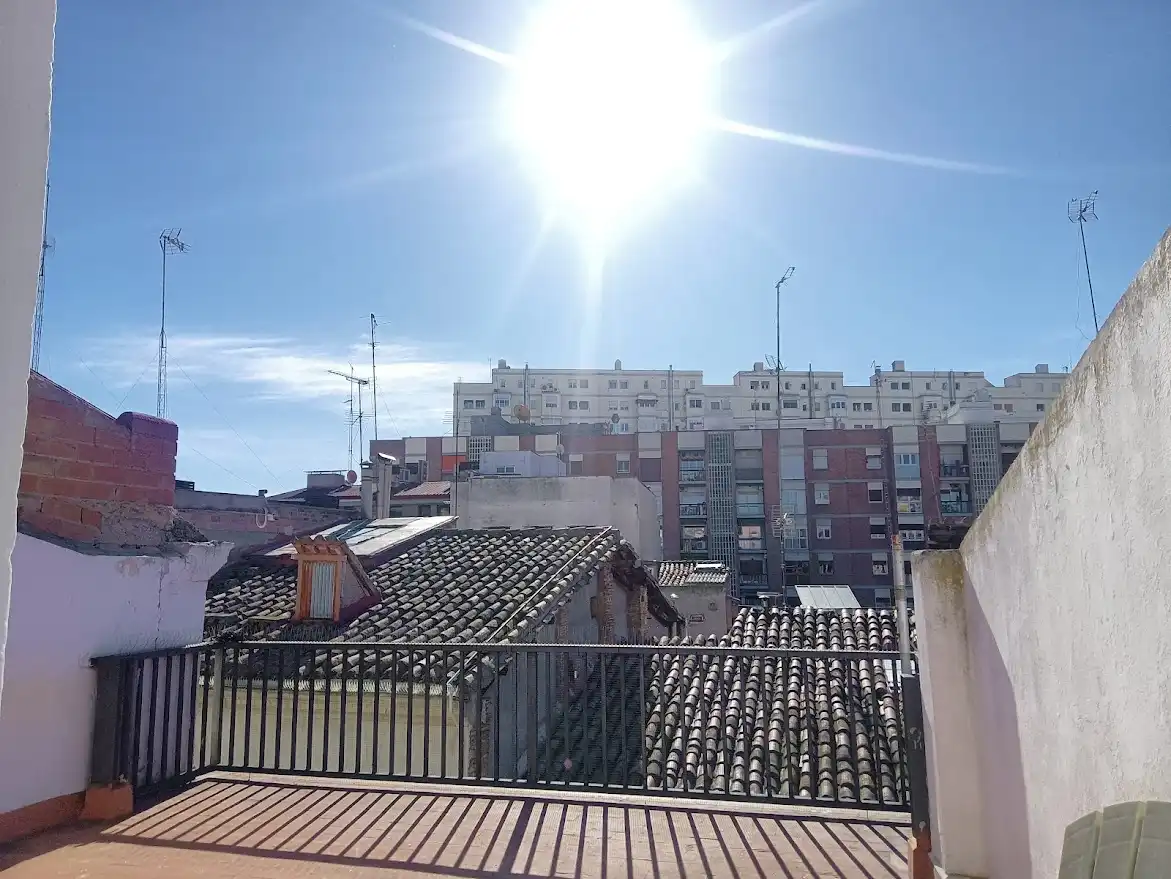 Außenansicht von Wohnung zur Miete in Lleida mit Klimaanlage, Heizung und Terrasse