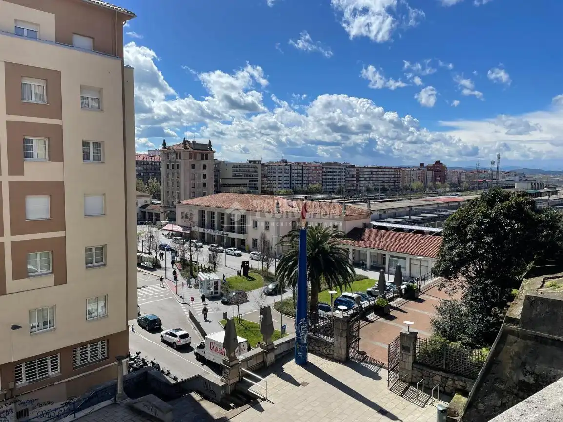 Vista exterior de Piso en venta en Santander