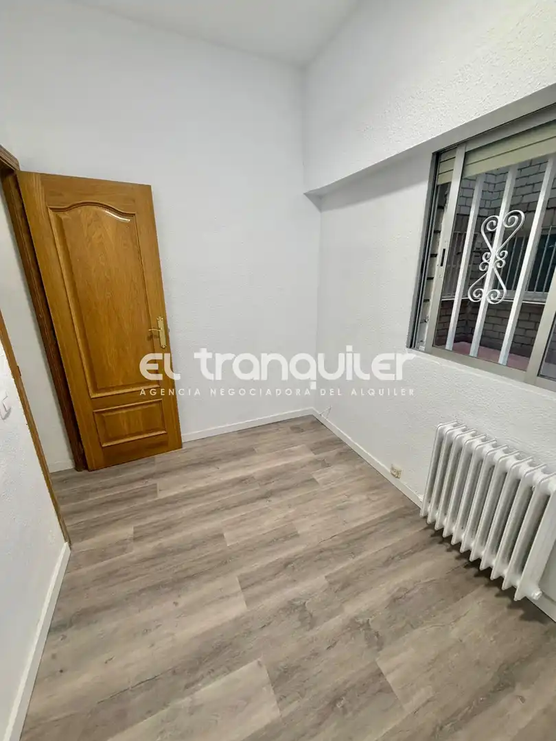 Flat for rent in Calle Ardemans, Guindalera