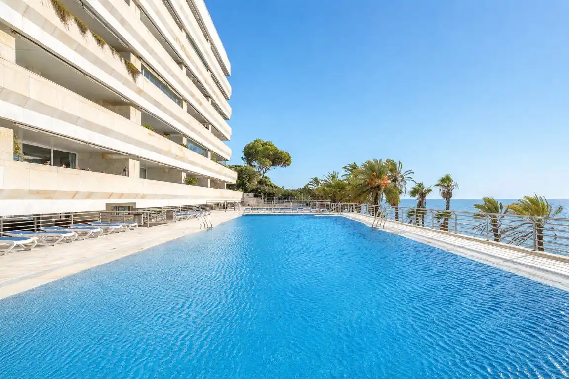 Piscina de Apartament en venda en Marbella amb Aire condicionat, Calefacció i Terrassa