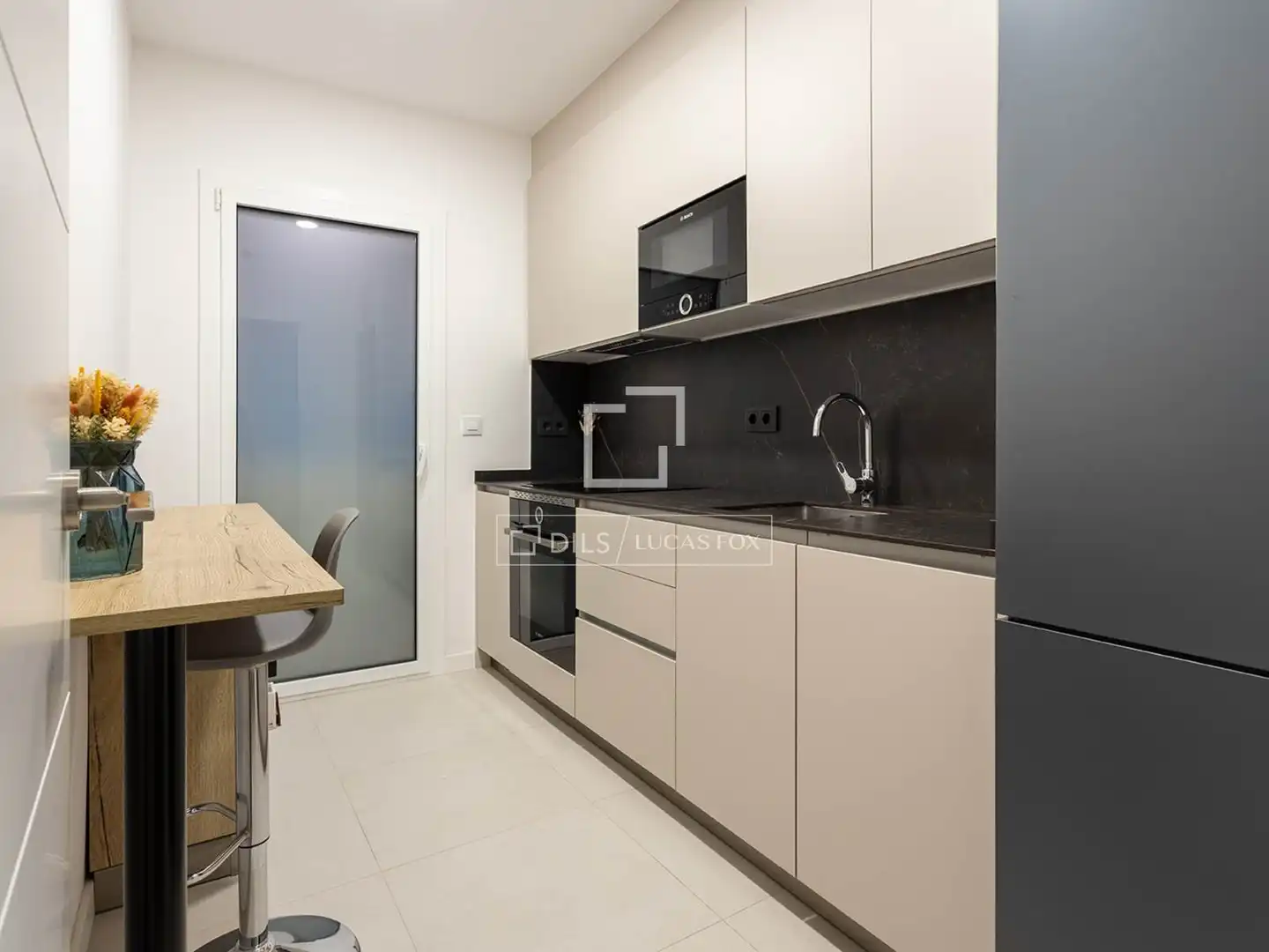 Küche von Wohnung zum Verkauf in Barcelona mit Klimaanlage, Möbliert und Balkon