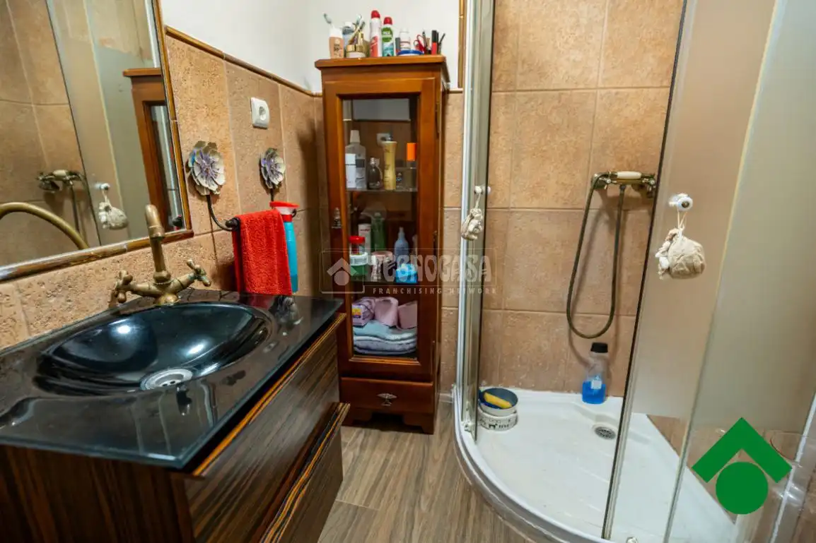 Badezimmer von Einfamilien-Reihenhaus zum Verkauf in Albolote