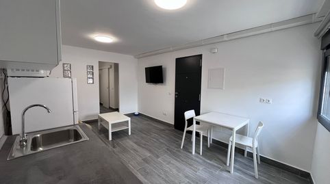 Foto 3 de Piso de alquiler en Calle del Escritor Alejandro Barba Segalerva, 50, Fuente Alegre - El Chaparral - Los Morales, Málaga Capital