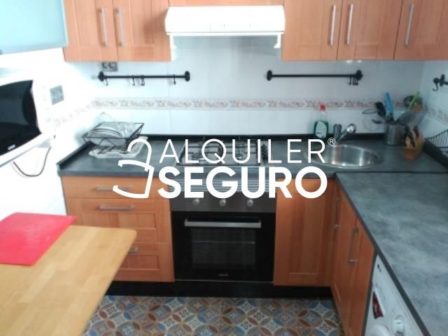 Kitchen of Flat to rent in  Sevilla Capital  with Air Conditioner and Furnished
