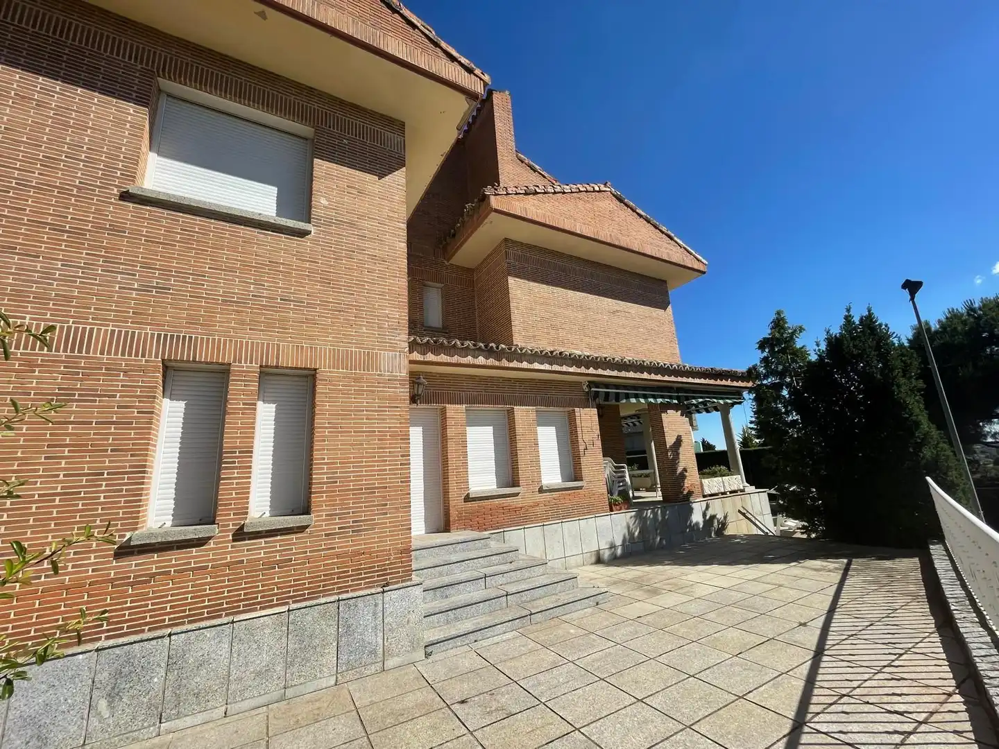 Vista exterior de Casa o chalet en venta en Torrelodones con Aire acondicionado, Calefacción y Jardín privado