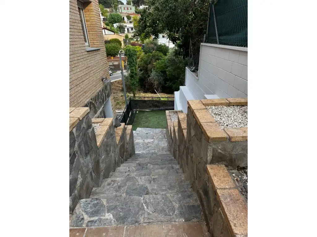 Vista exterior de Casa o chalet en venta en Rubí