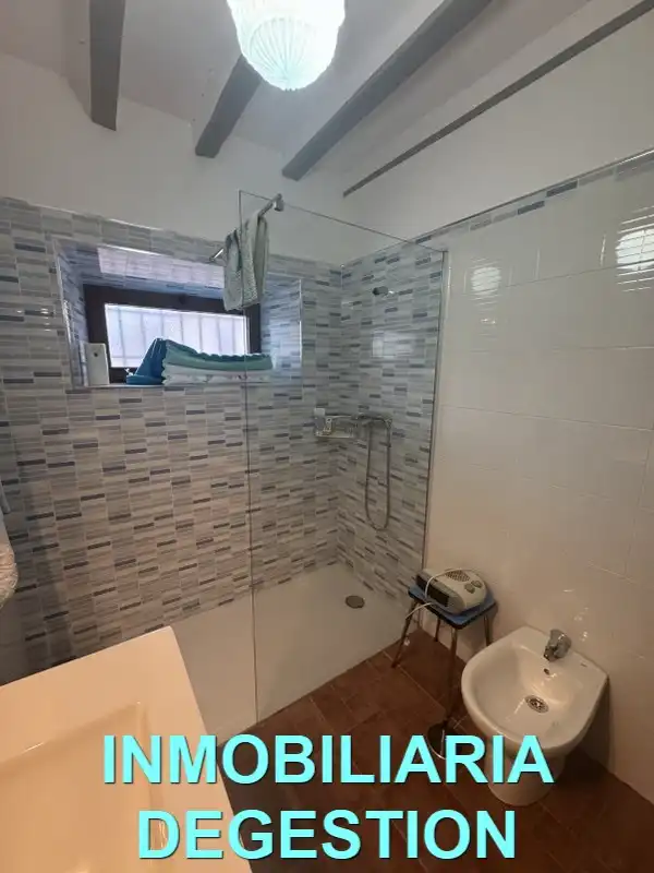 Baño de Casa adosada en venta en Guarromán con Aire acondicionado, Calefacción y Jardín privado