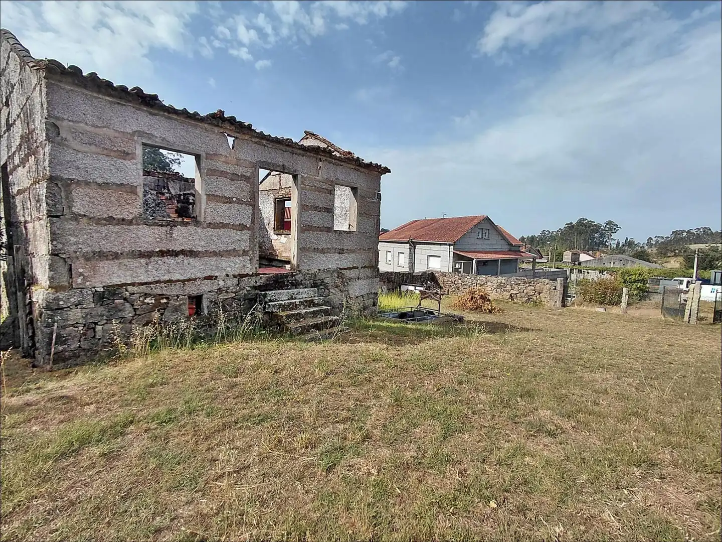 Vista exterior de Casa o xalet en venda en Vilagarcía de Arousa amb Jardí privat
