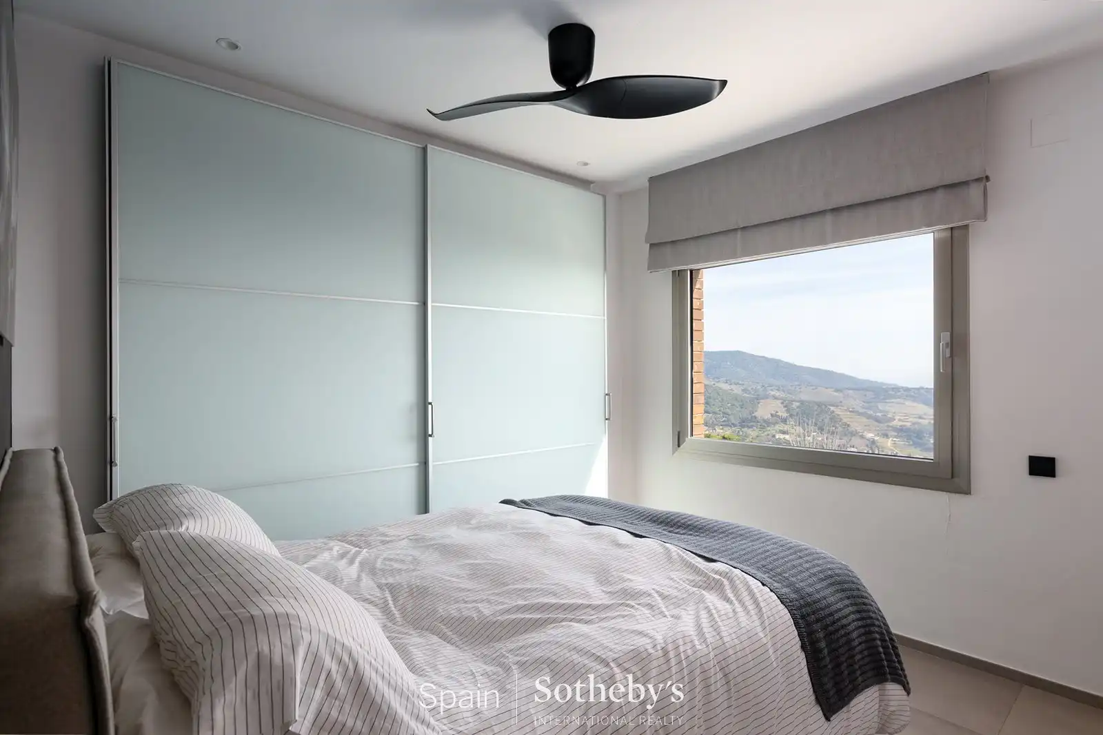 Habitación de Casa o chalet en venta en Tiana con Calefacción, Jardín privado y Terraza