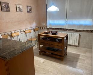 Cuina de Casa adosada en venda en  Lleida Capital amb Aire condicionat, Calefacció i Jardí privat