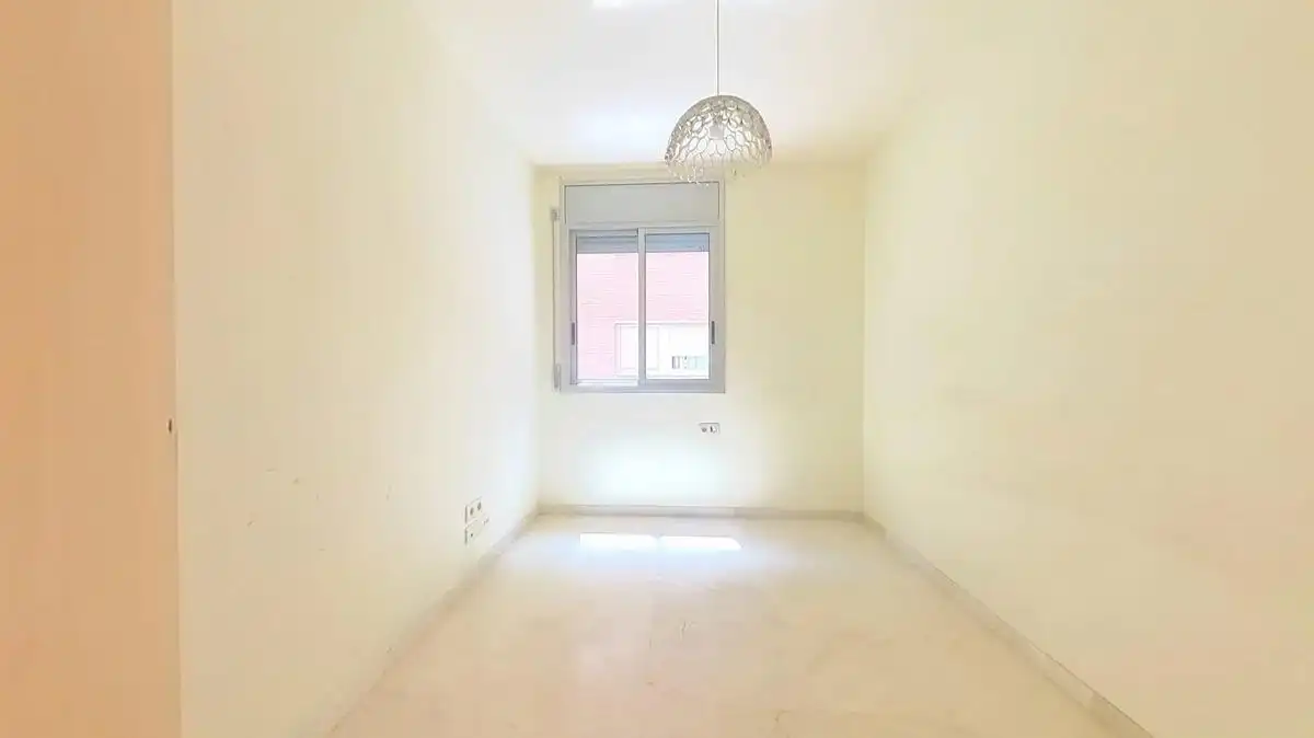 Habitación de Apartamento en venta en Sabadell con Balcón