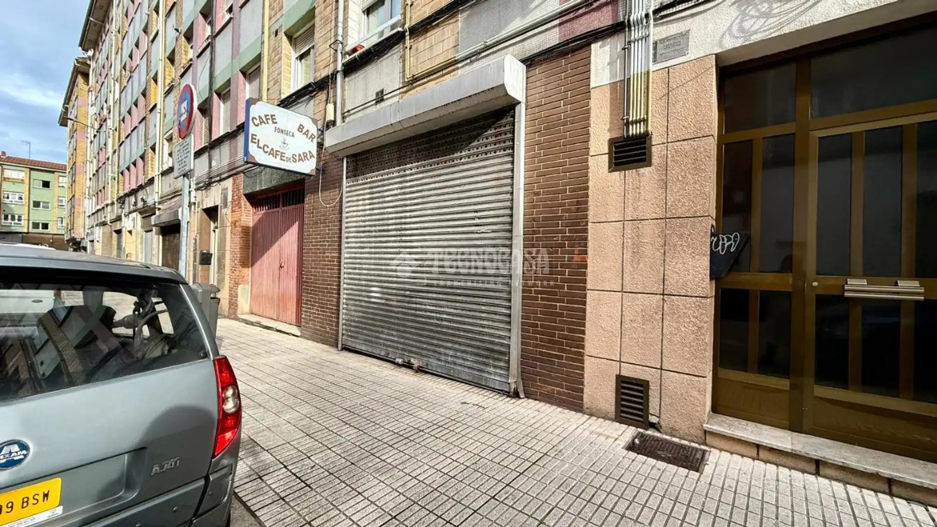 Vista exterior de Local en venta en Gijón 