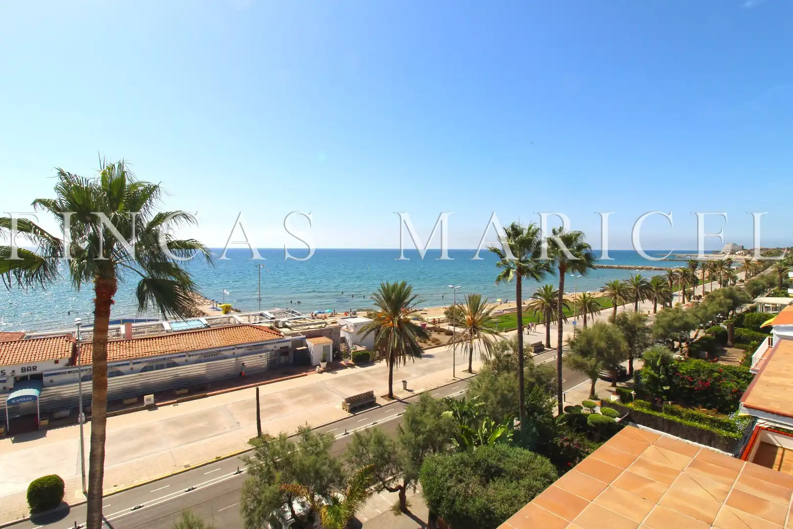 Ático de alquiler en Sitges con Aire acondicionado, Calefacción y Terraza