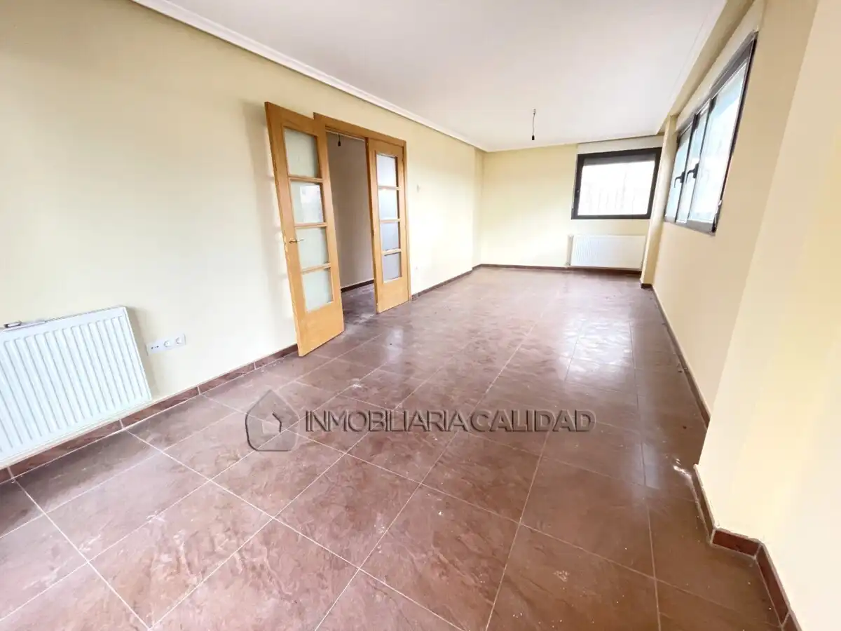 Casa o xalet en venda en Alfoz de Quintanadueñas amb Calefacció