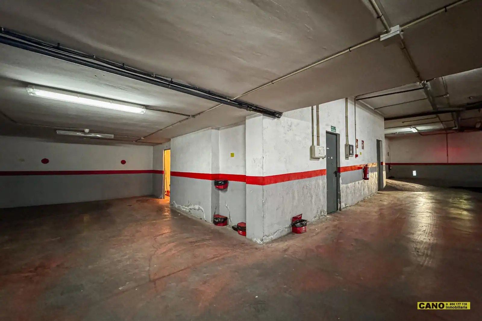 Parking de Piso en venta en Almería con Trastero