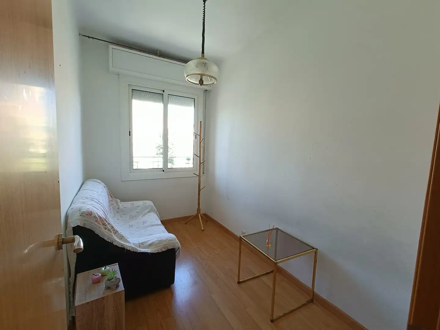 Habitación de Piso en venta en L'Hospitalet de Llobregat con Amueblado y Balcón