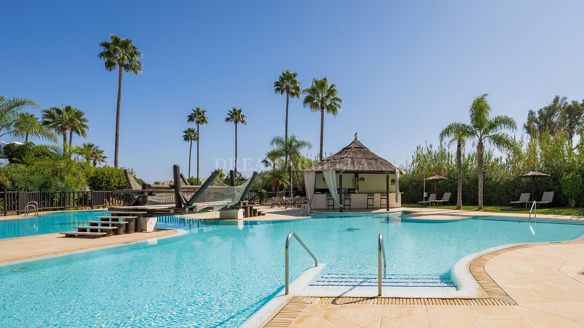 Piscina de Planta baixa en venda en Estepona amb Aire condicionat, Terrassa i Traster