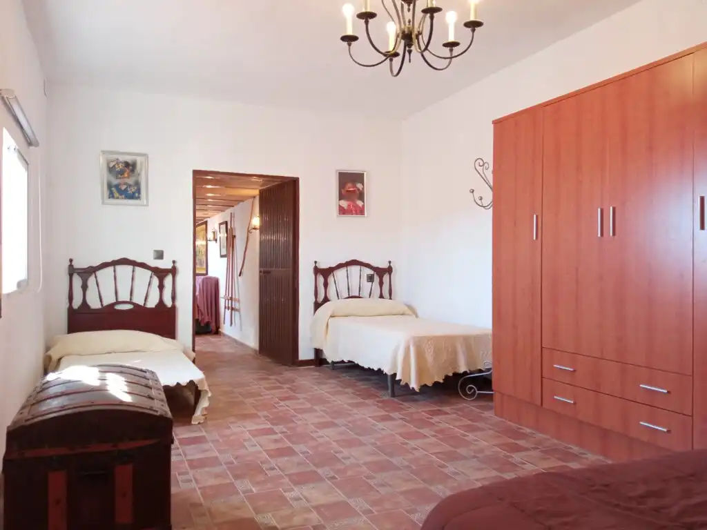 Dormitori de Casa o xalet en venda en Vélez-Málaga amb Aire condicionat, Terrassa i Piscina