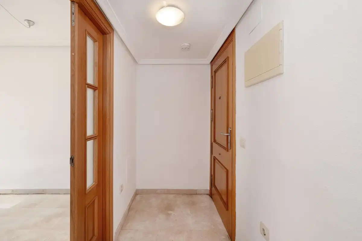 Flat with terrace for sale in Calle Grazalema, imagen 9