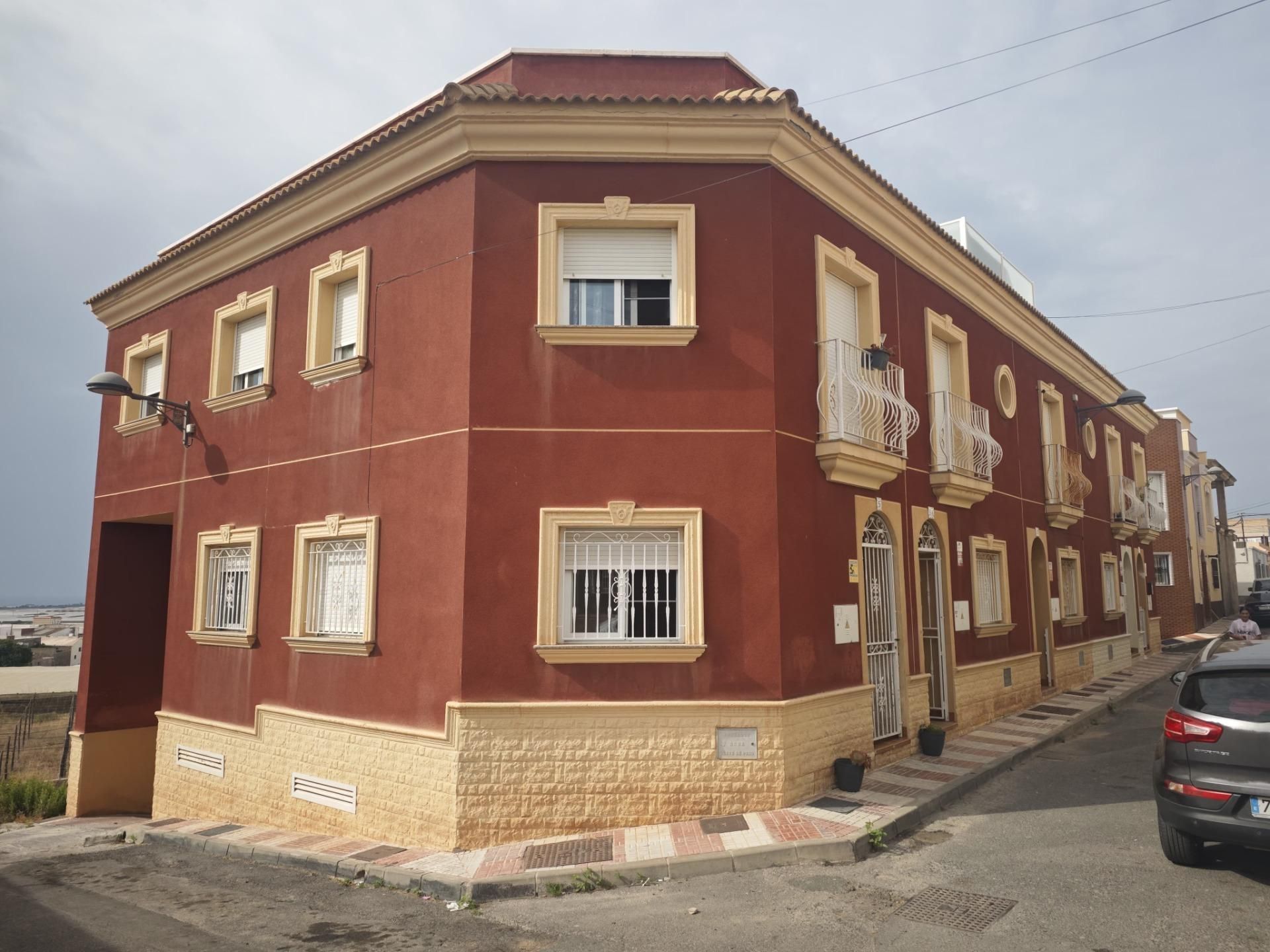 Vista exterior de Casa adosada en venda en Adra amb Terrassa, Balcó i Alarma