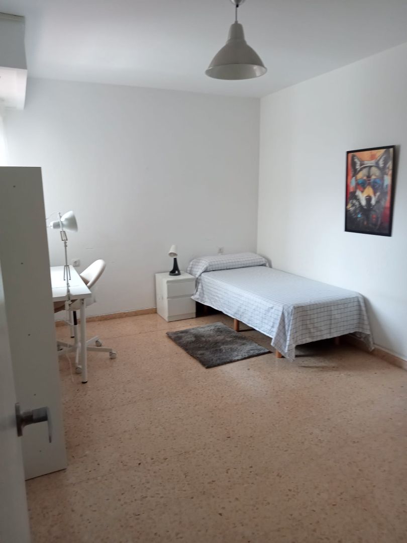 Habitación de Piso de alquiler en Burjassot con Amueblado, Horno y Lavadora