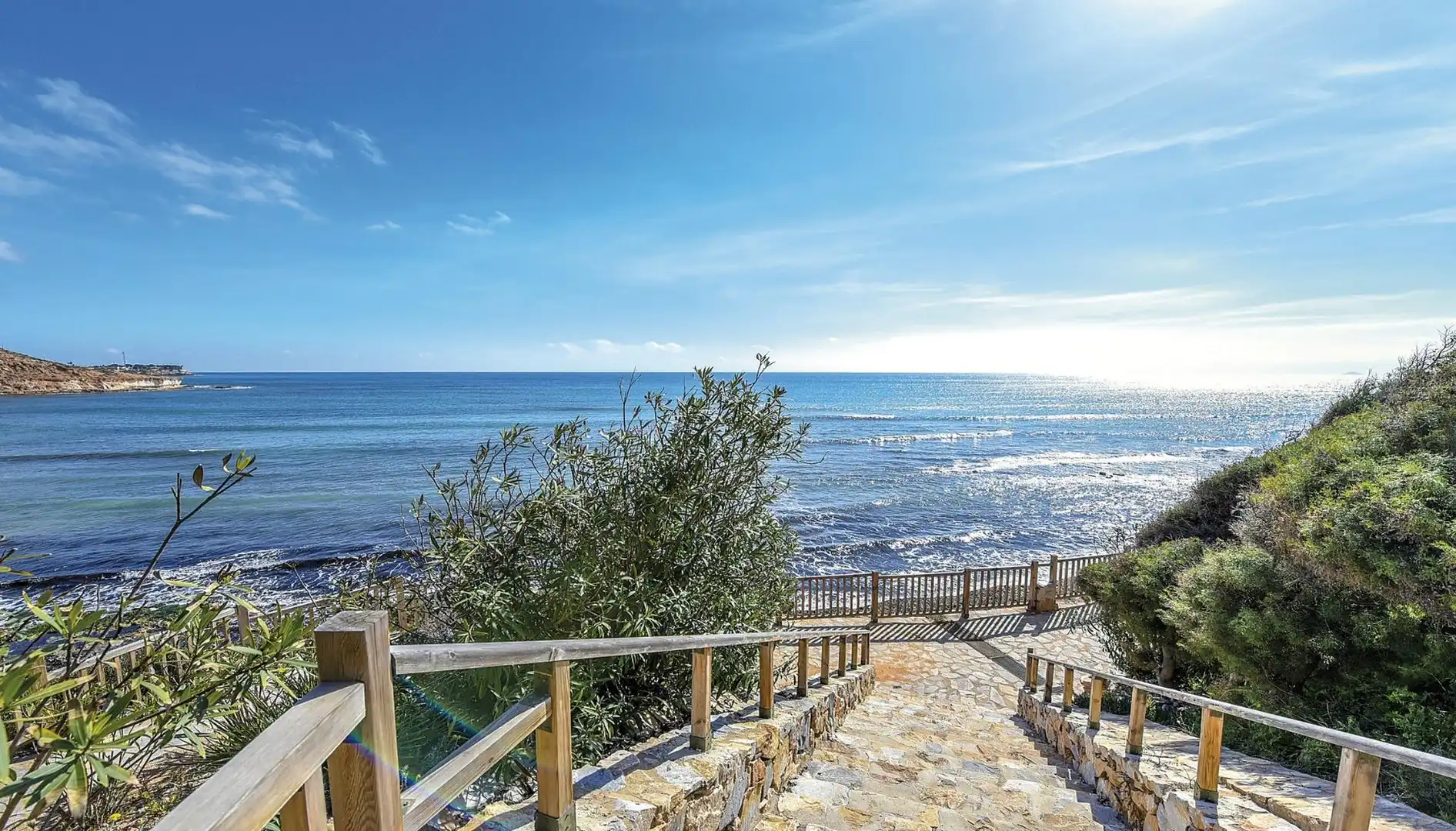 Vista exterior de Àtic en venda en Torrevieja amb Aire condicionat, Terrassa i Piscina comunitària