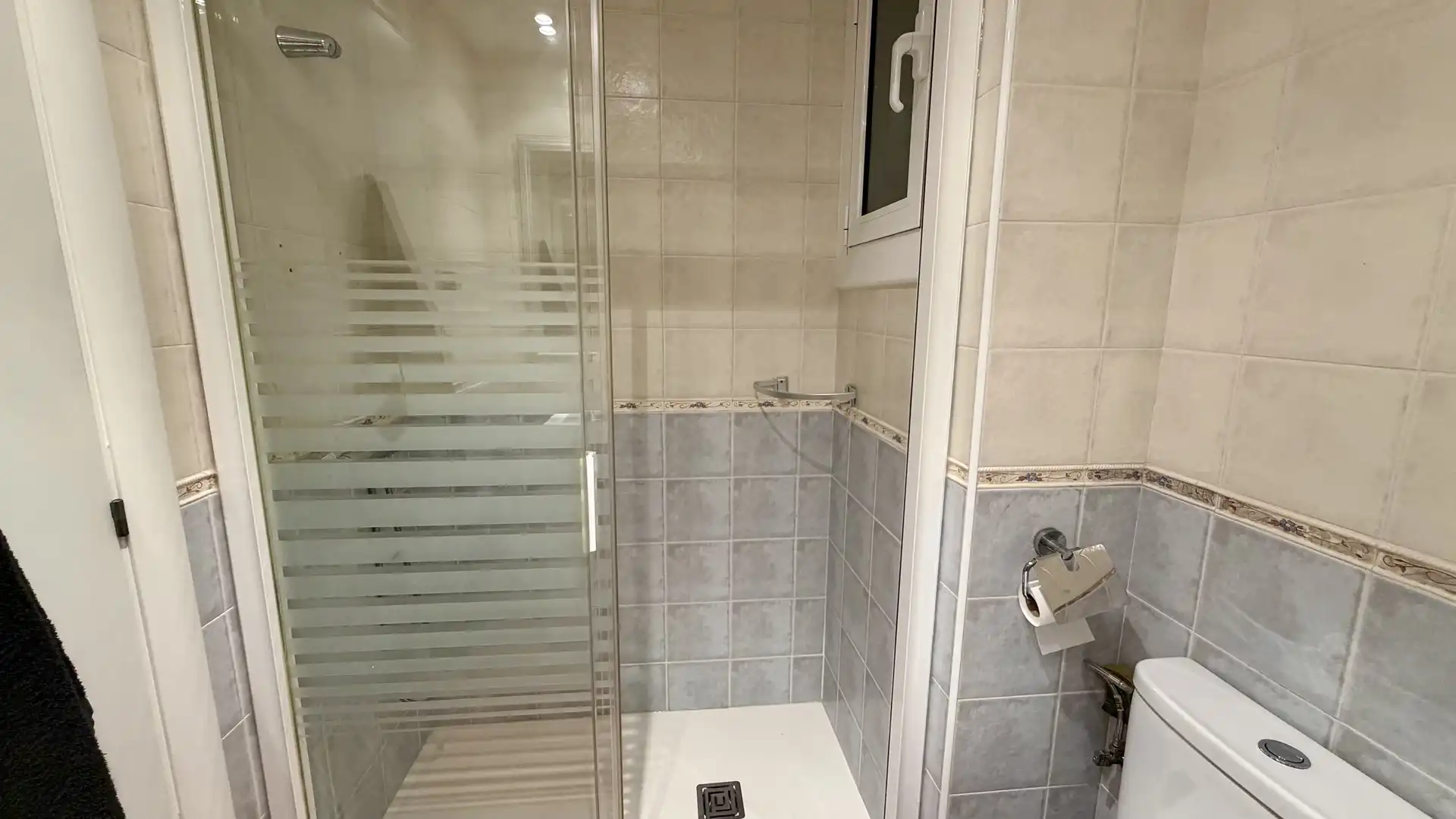 Bathroom of Flat for sale in Cornellà de Llobregat  with Balcony