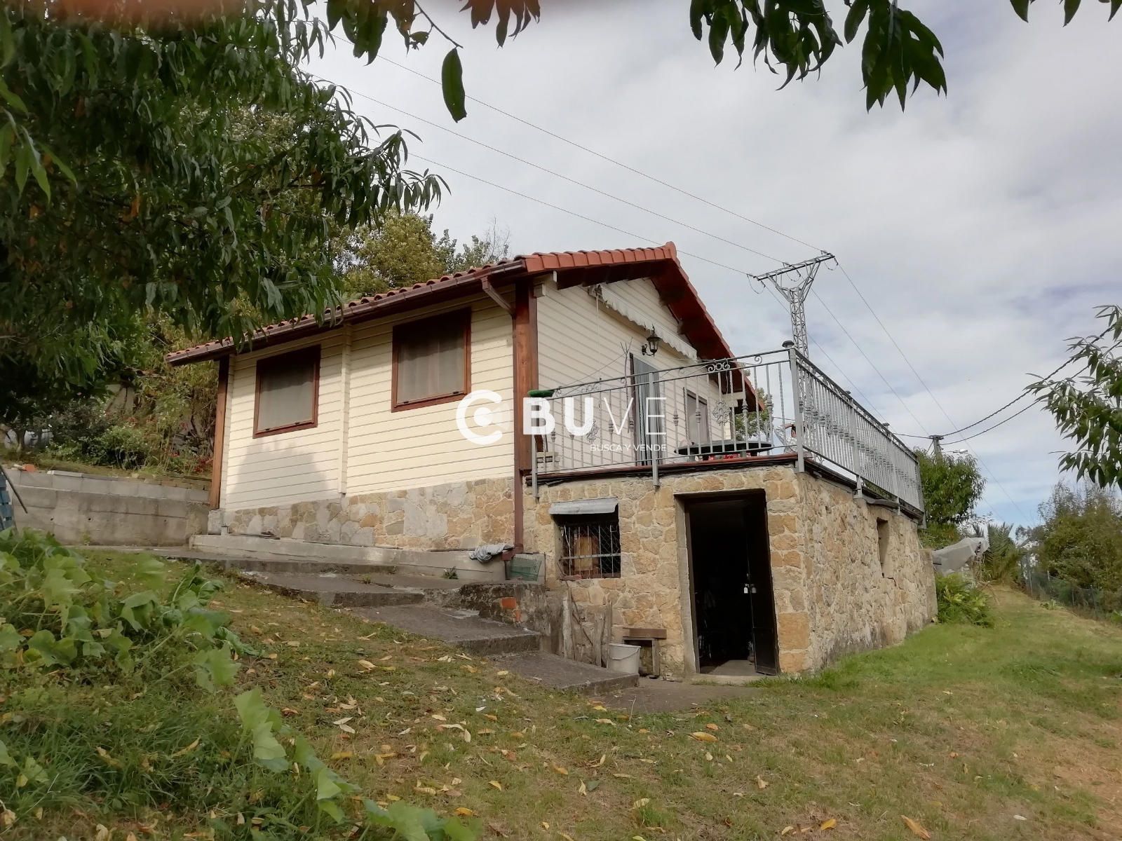 Vista exterior de Casa o xalet en venda en Oviedo  amb Calefacció, Terrassa i Traster