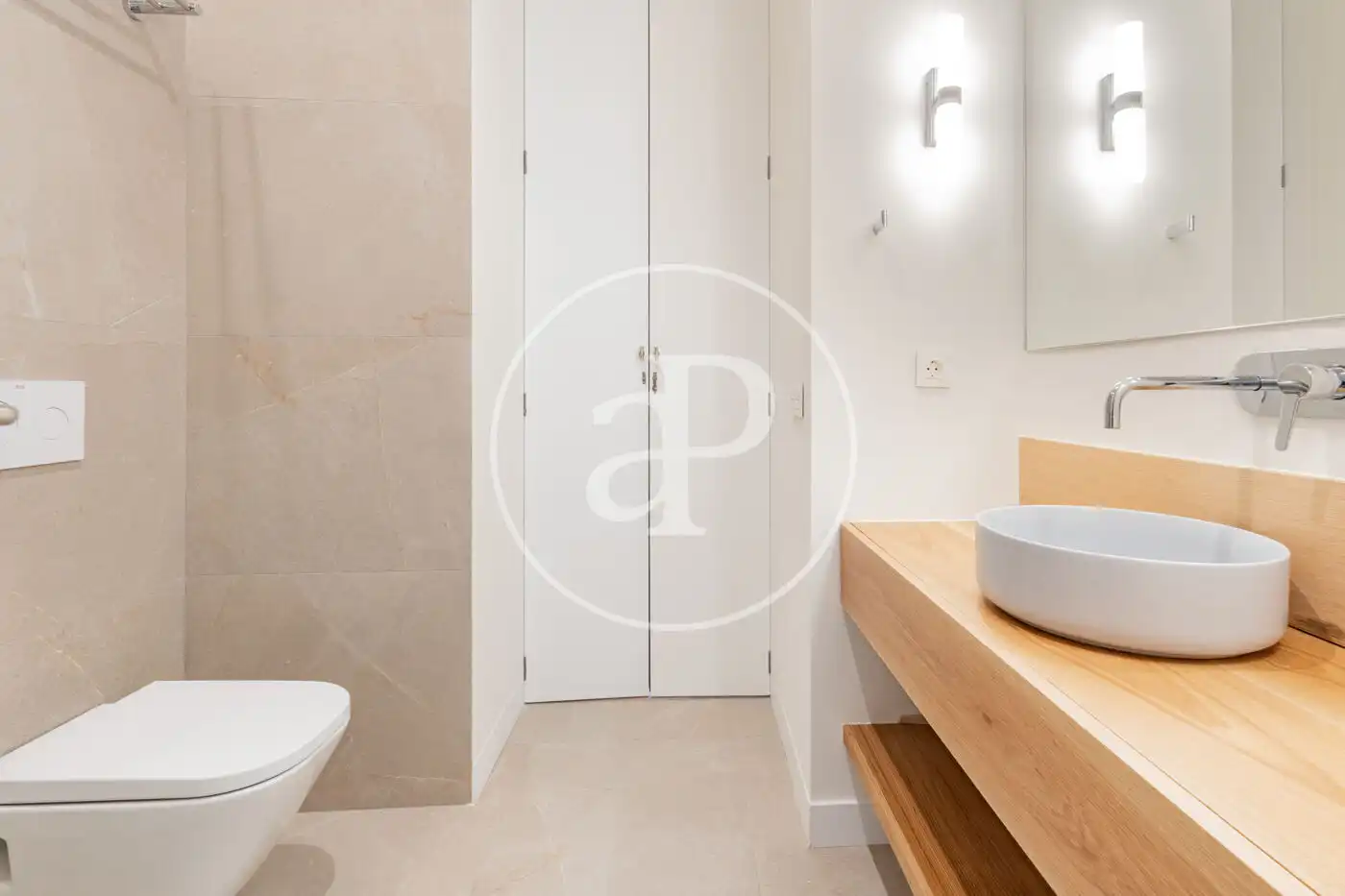 Badezimmer von Wohnung zur Miete in Madrid mit Klimaanlage, Heizung und Möbliert