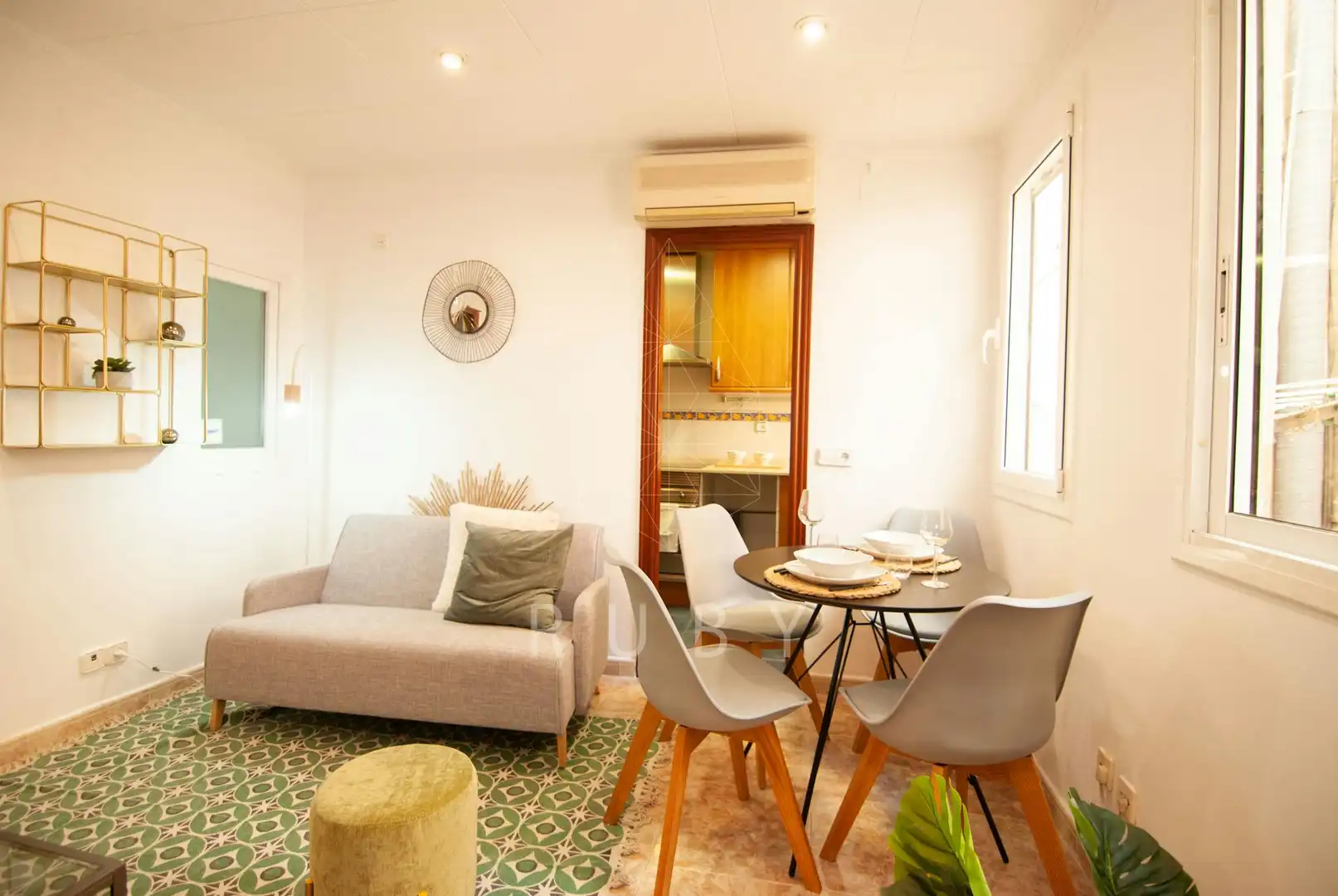 Living room of Flat for rent in L'Hospitalet de Llobregat  with Air Conditioner, Heating and Furnished