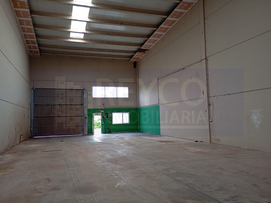 Industrial buildings to rent in Nájera