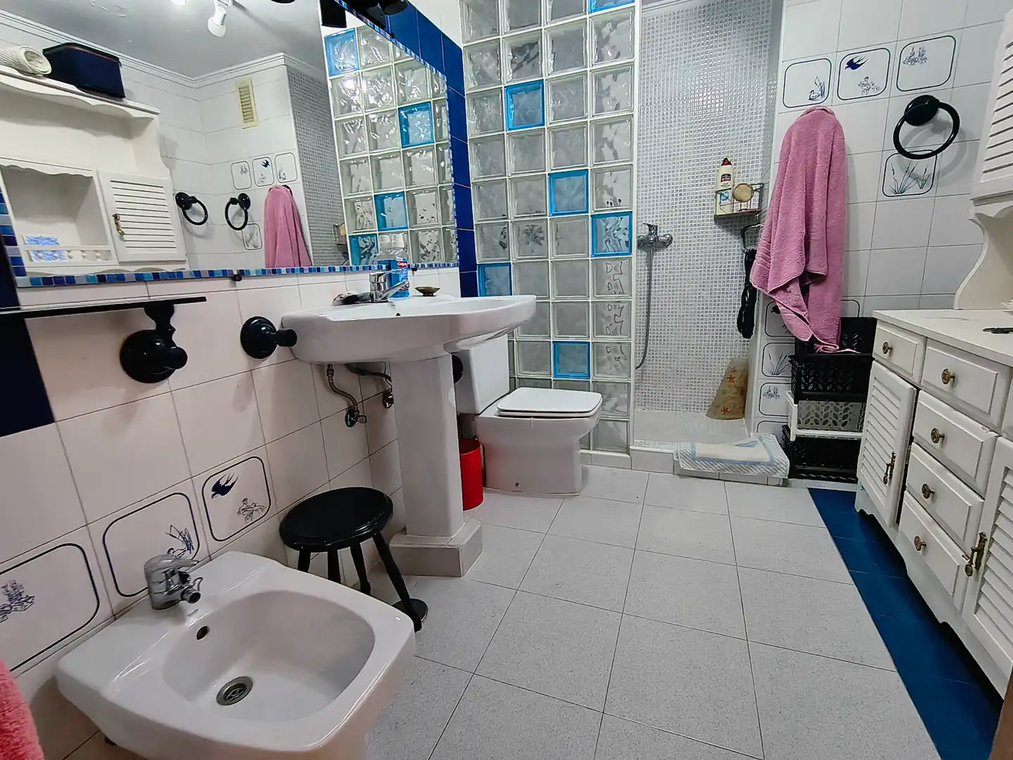 Badezimmer von Wohnung zum Verkauf in Alicante / Alacant mit Klimaanlage, Terrasse und Abstellraum