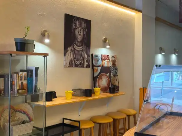 Locale commerciale in cessione a Ramon Gallud 78, imagen 3
